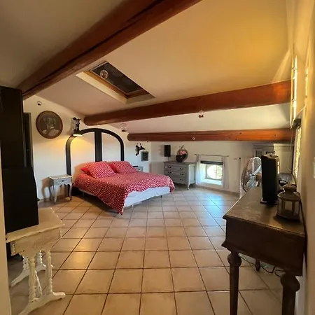 Maison D'hotes Le Mas De Lila Otel Vers Pont du Gard